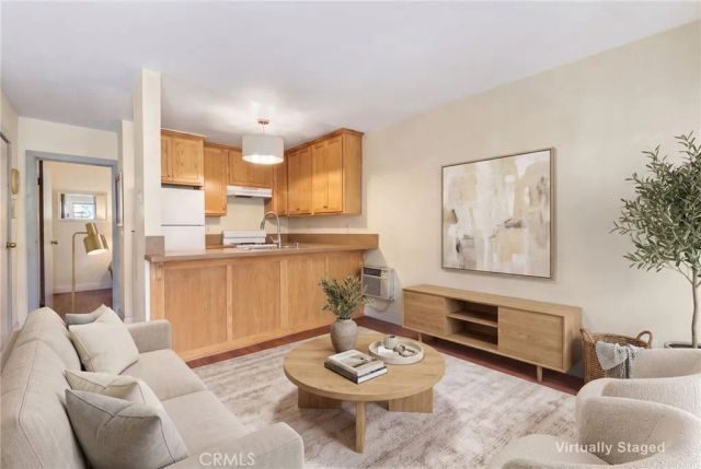 1062 Raymond, Long Beach, CA 90804