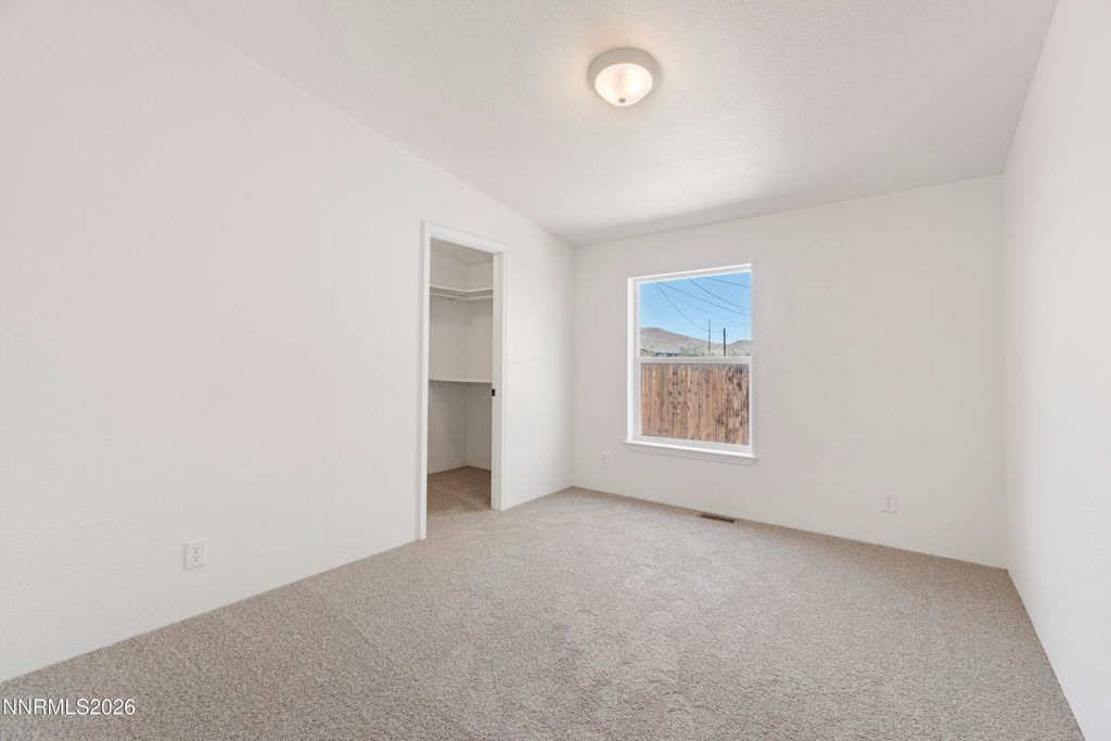 Image 16 of property listing at 2825 Winnemucca Street, Silver Springs, NV 89429