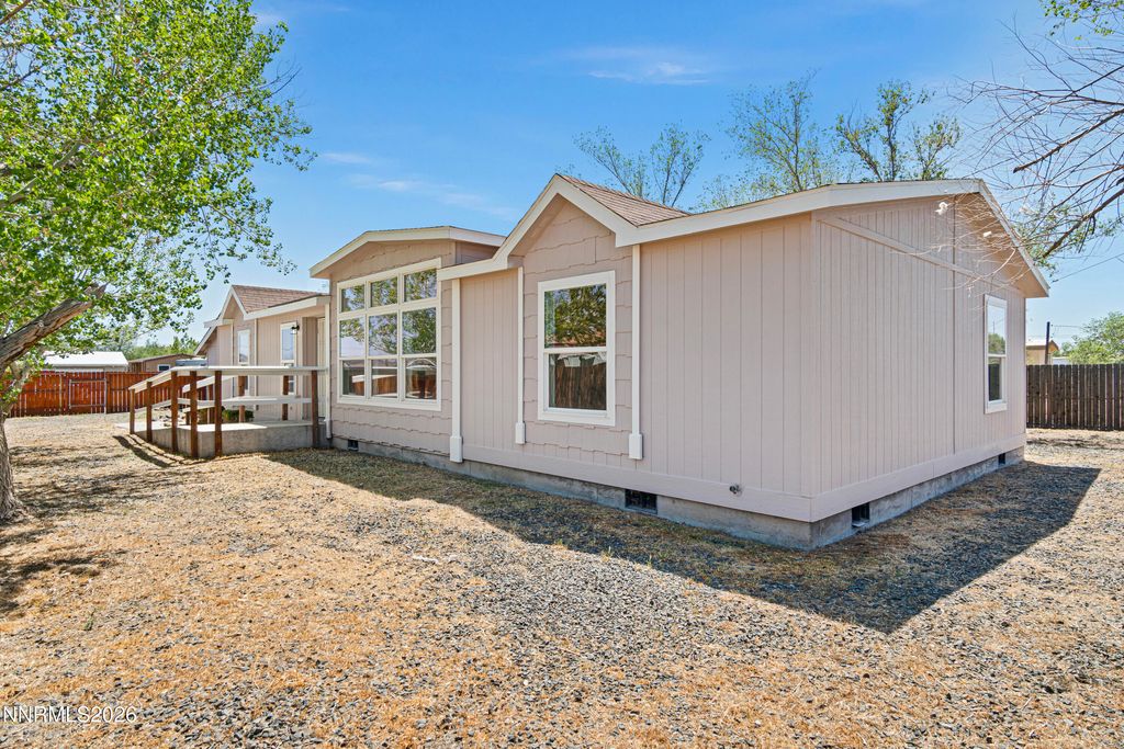 Image 23 of property listing at 2825 Winnemucca Street, Silver Springs, NV 89429