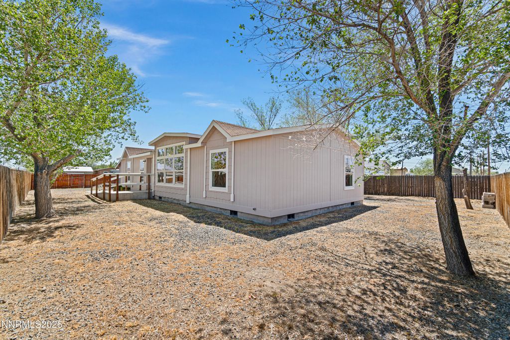 Image 24 of property listing at 2825 Winnemucca Street, Silver Springs, NV 89429