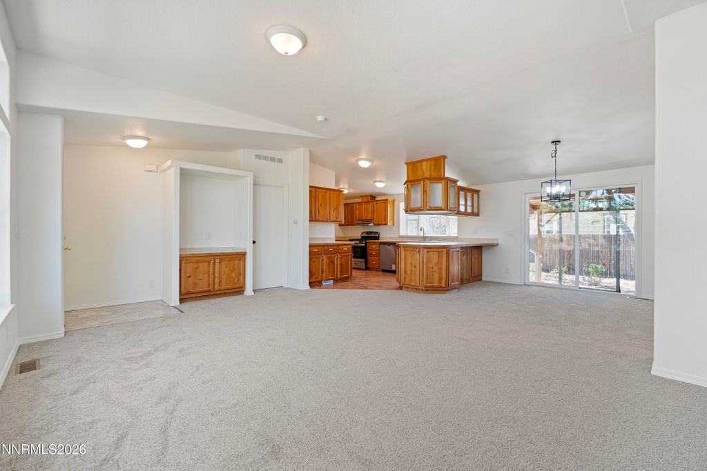 Image 5 of property listing at 2825 Winnemucca Street, Silver Springs, NV 89429