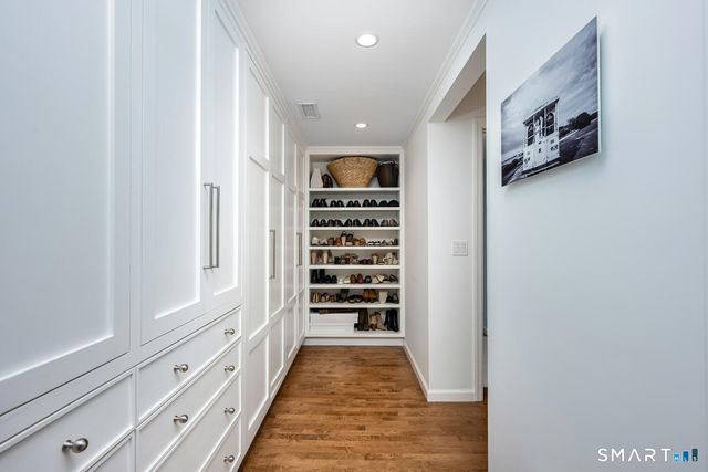 29 Walmsley Road, Darien, CT 06820