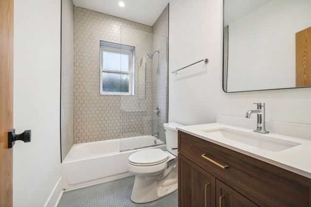1928 Harrison Street 1, Evanston, IL 60201