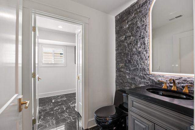 5650 W MOUNTAIN AURA DR, West Jordan, UT 84084