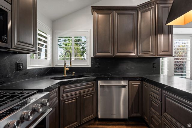 5650 W MOUNTAIN AURA DR, West Jordan, UT 84084
