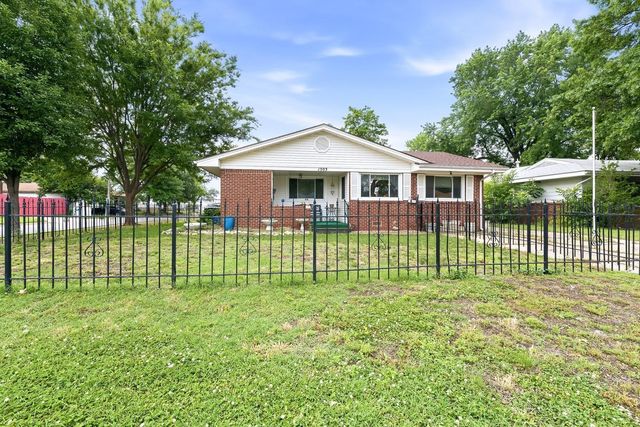 1303 W Marlboro, Wichita, KS 67217