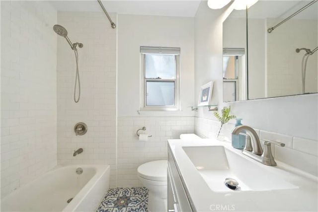 824 N Redondo E East, Anaheim, CA 92801