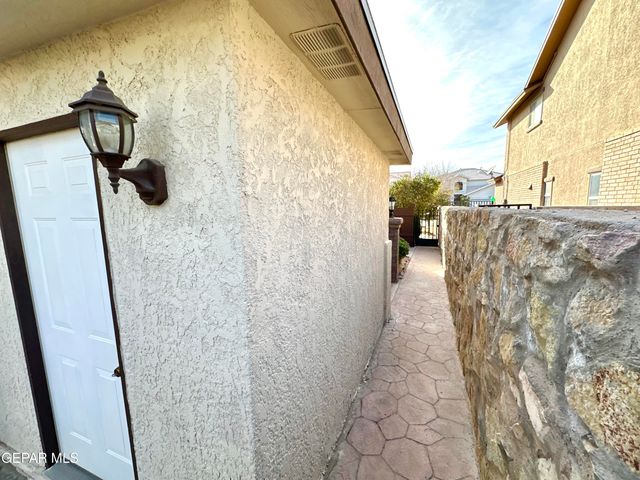 3100 TIERRA NORA Drive, El Paso, TX 79938