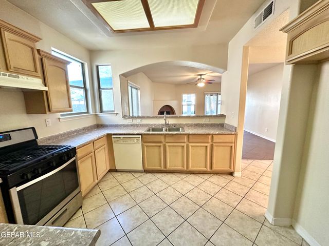 3100 TIERRA NORA Drive, El Paso, TX 79938