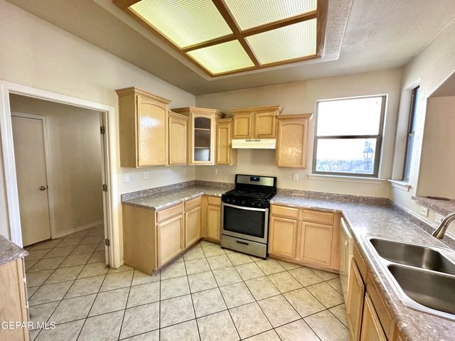 3100 TIERRA NORA Drive, El Paso, TX 79938