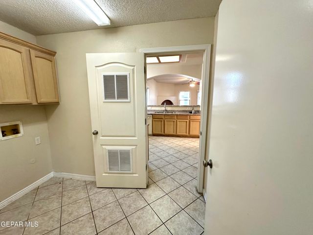 3100 TIERRA NORA Drive, El Paso, TX 79938