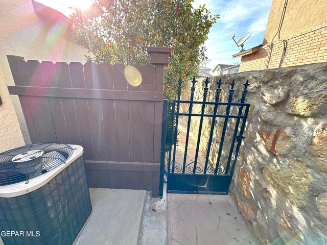 3100 TIERRA NORA Drive, El Paso, TX 79938