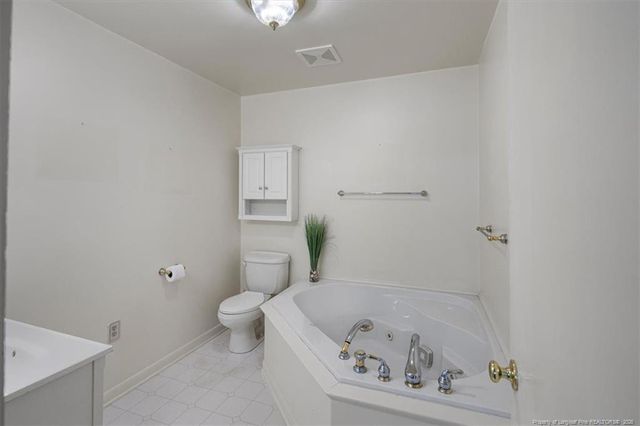 220 Vivian Drive, Fayetteville, NC 28311