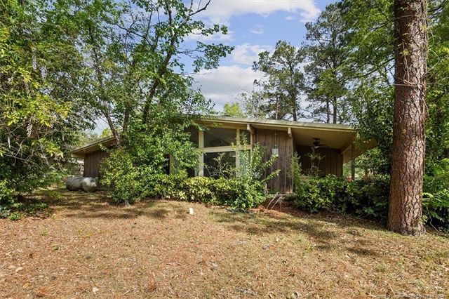 220 Vivian Drive, Fayetteville, NC 28311