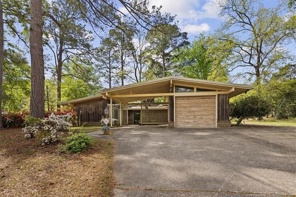 220 Vivian Drive, Fayetteville, NC 28311