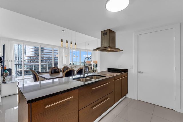 495 Brickell Ave 3511, Miami, FL 33131