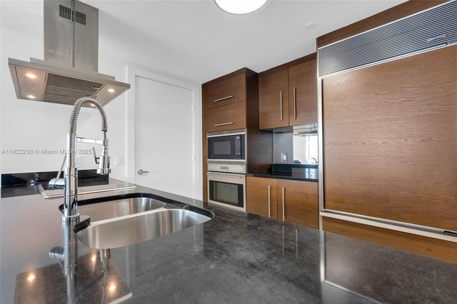 495 Brickell Ave 3511, Miami, FL 33131