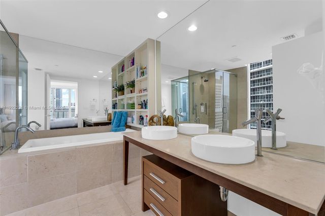 495 Brickell Ave 3511, Miami, FL 33131