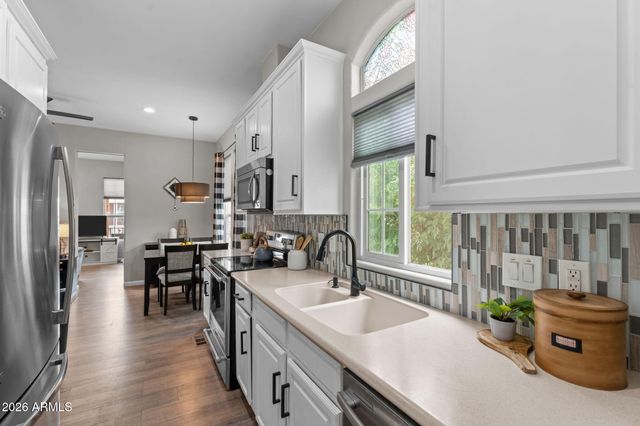 2401 W SOUTHERN Avenue 106, Tempe, AZ 85282