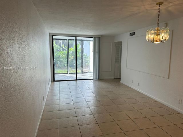 212 Lake Pointe Dr 104, Oakland Park, FL 33309