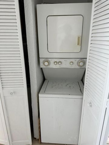 212 Lake Pointe Dr 104, Oakland Park, FL 33309