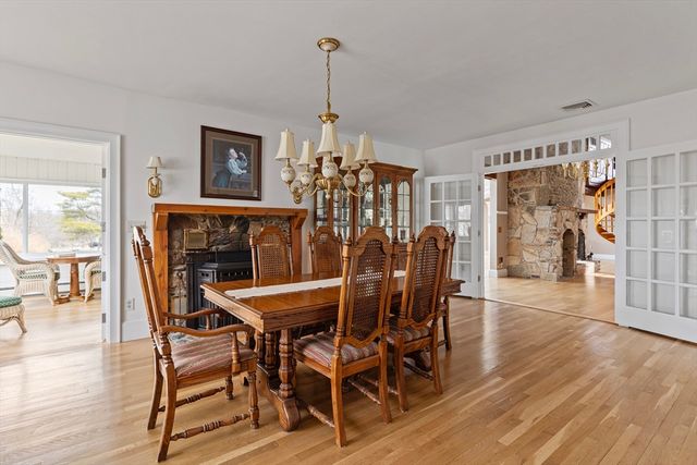 27 Old Upton Rd, Grafton, MA 01519