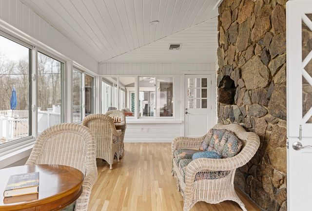 27 Old Upton Rd, Grafton, MA 01519