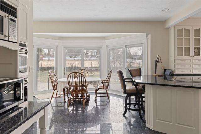 27 Old Upton Rd, Grafton, MA 01519