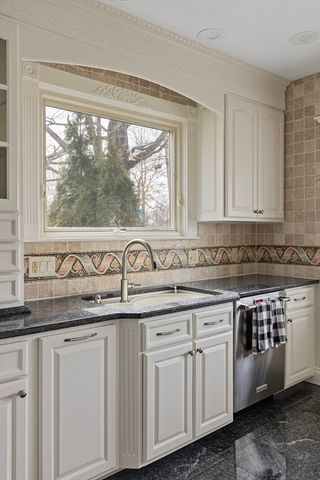 27 Old Upton Rd, Grafton, MA 01519