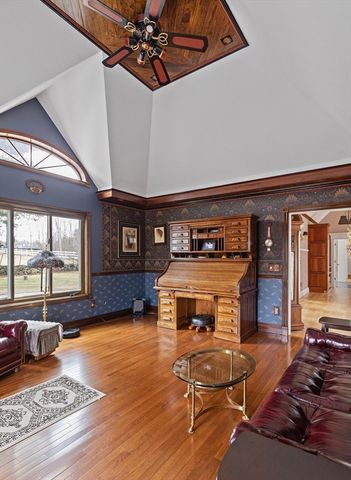 27 Old Upton Rd, Grafton, MA 01519