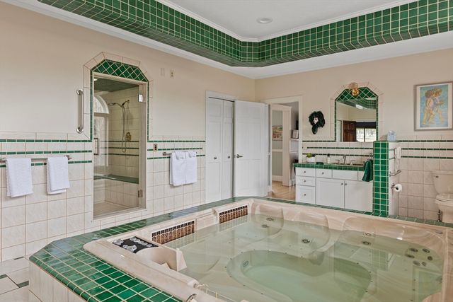 27 Old Upton Rd, Grafton, MA 01519