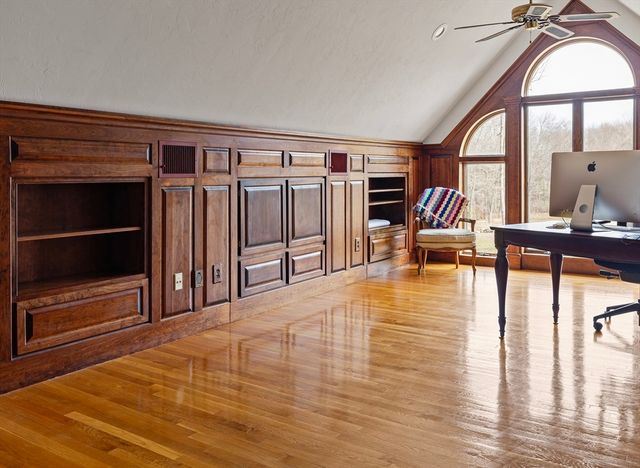 27 Old Upton Rd, Grafton, MA 01519