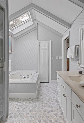 27 Old Upton Rd, Grafton, MA 01519