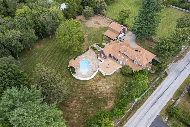 27 Old Upton Rd, Grafton, MA 01519