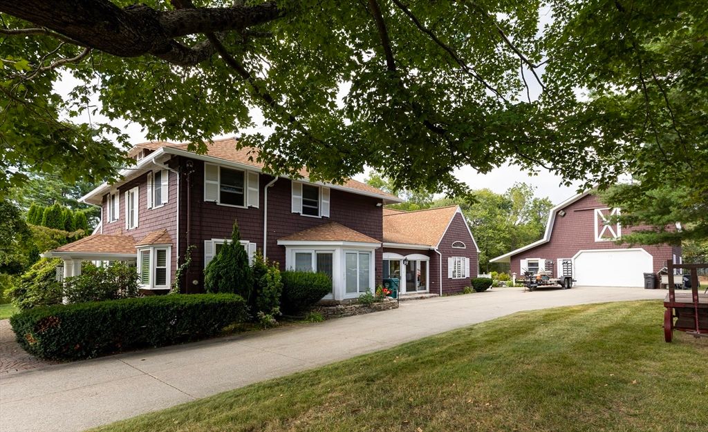 27 Old Upton Rd, Grafton, MA 01519