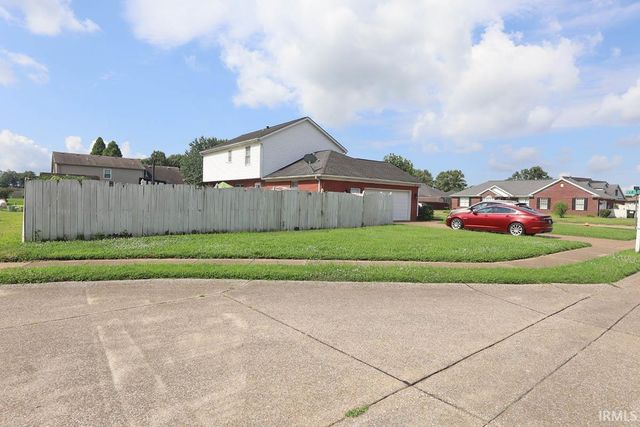 4566 Ivy Glenn Drive, Newburgh, IN 47630