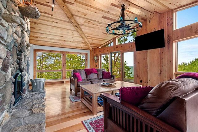 1000 COUNTY ROAD U, Sturgeon Bay, WI 54235