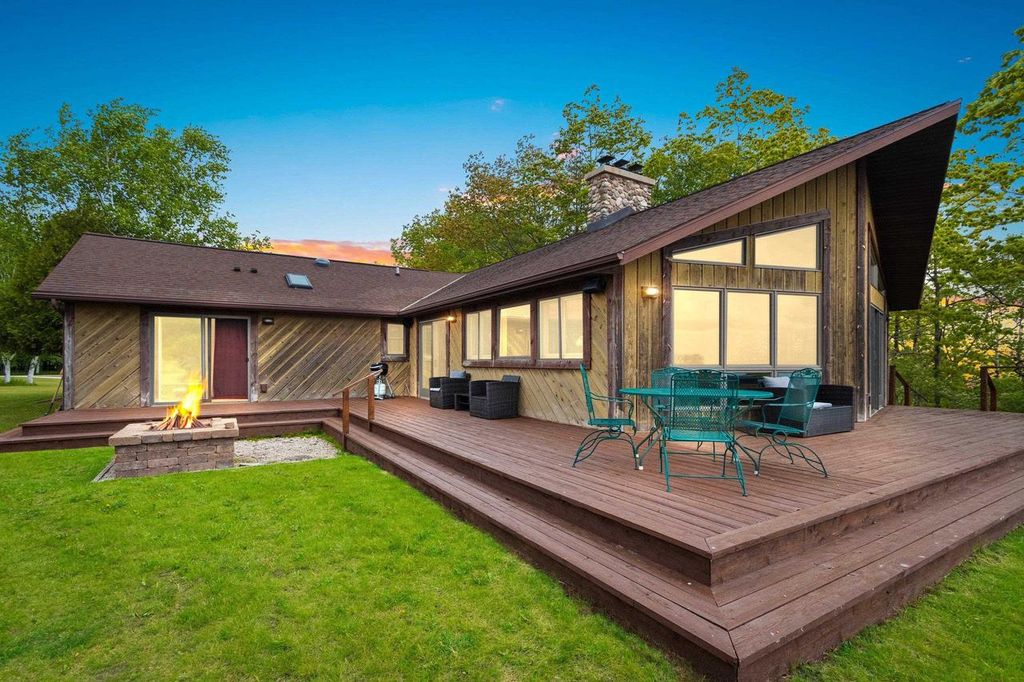 1000 COUNTY ROAD U, Sturgeon Bay, WI 54235