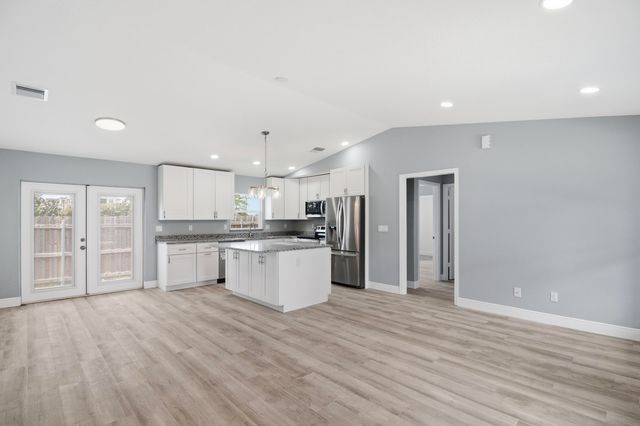 2805 SE Carroll Street, Stuart, FL 34997
