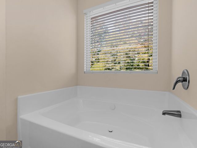 315 Clover Brook Drive, Locust Grove, GA 30248