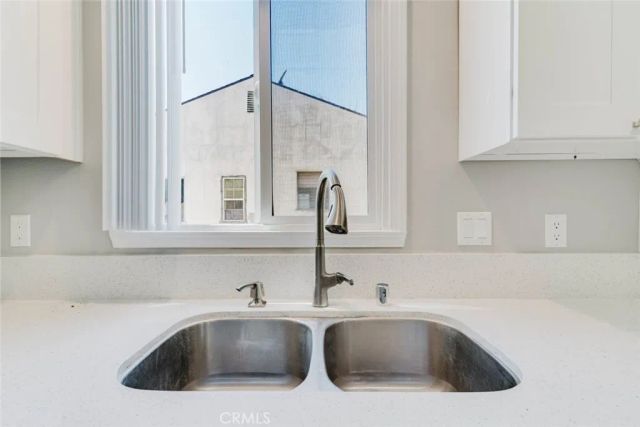 3002 W Victory Boulevard 200, Burbank, CA 91505