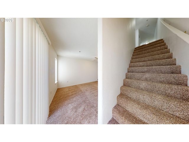 9615 Se CENTER Ct, Portland, OR 97266