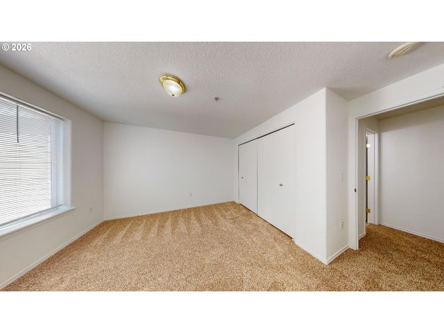 9615 Se CENTER Ct, Portland, OR 97266