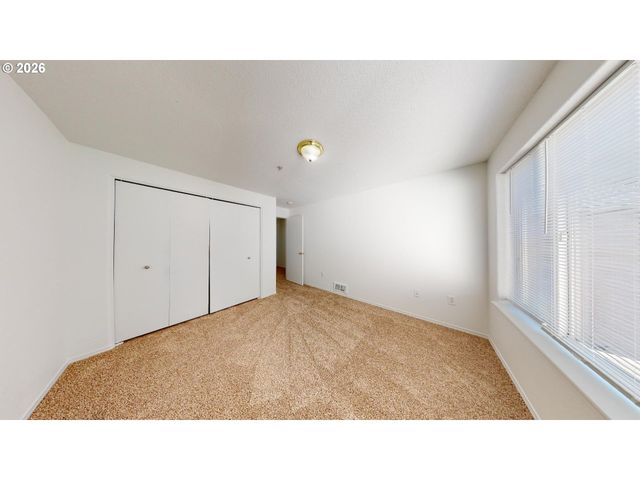 9615 Se CENTER Ct, Portland, OR 97266