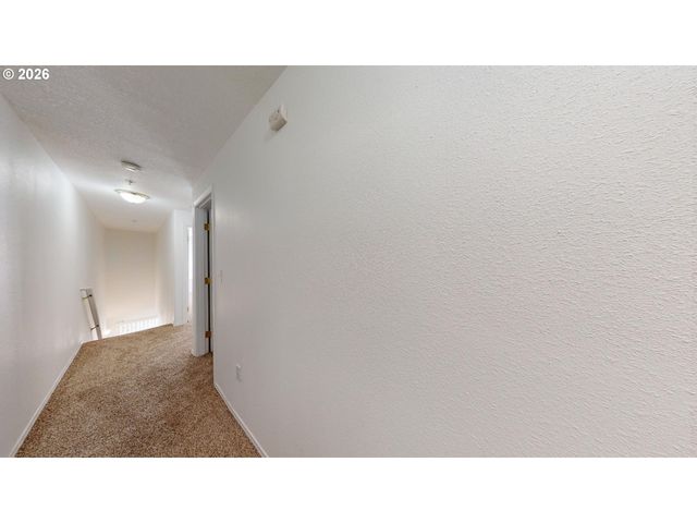 9615 Se CENTER Ct, Portland, OR 97266