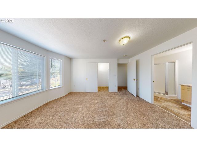 9615 Se CENTER Ct, Portland, OR 97266
