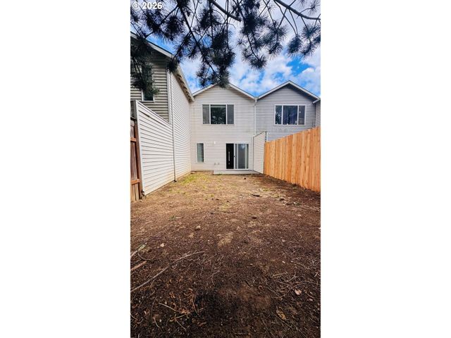 9615 Se CENTER Ct, Portland, OR 97266