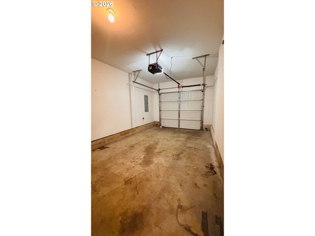 9615 Se CENTER Ct, Portland, OR 97266