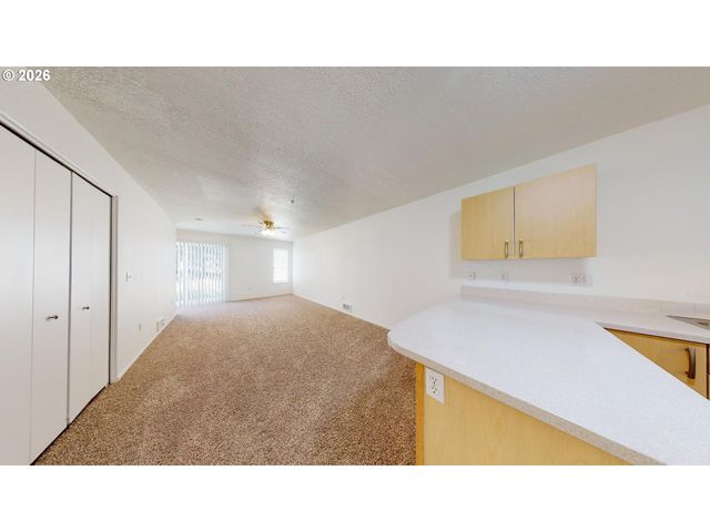 9615 Se CENTER Ct, Portland, OR 97266