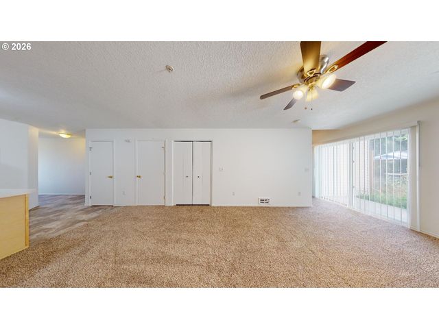 9615 Se CENTER Ct, Portland, OR 97266